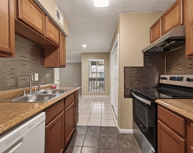 1500 Bay Area Boulevard - Photo Thumbnail 14