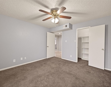 1500 Bay Area Boulevard - Photo Thumbnail 3