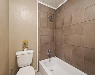 1500 Bay Area Boulevard - Photo Thumbnail 18