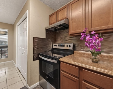 1500 Bay Area Boulevard - Photo Thumbnail 13