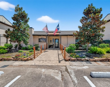 1500 Bay Area Boulevard - Photo Thumbnail 24