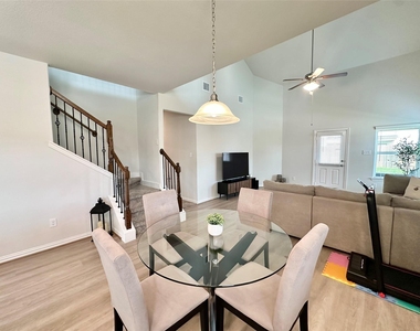 5340 Camerford Court - Photo Thumbnail 11