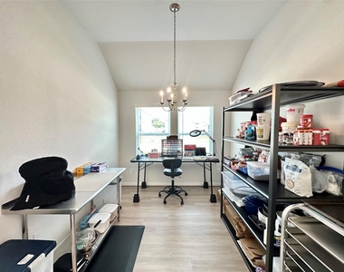 5340 Camerford Court - Photo Thumbnail 24