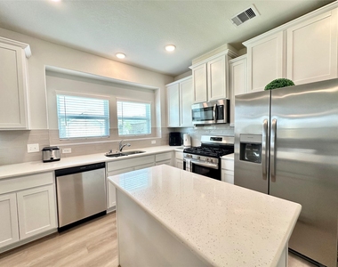 5340 Camerford Court - Photo Thumbnail 7