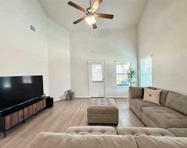 5340 Camerford Court - Photo Thumbnail 6