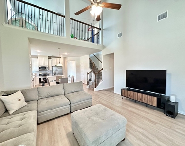 5340 Camerford Court - Photo Thumbnail 4