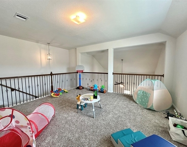 5340 Camerford Court - Photo Thumbnail 23