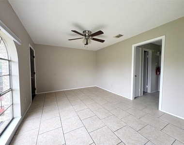 3021 Sycamore Avenue - Photo Thumbnail 2
