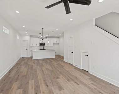 8417 Venus Street - Photo Thumbnail 6