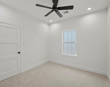 8417 Venus Street - Photo Thumbnail 15