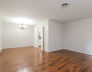 12115 Hillcroft Street - Photo Thumbnail 3