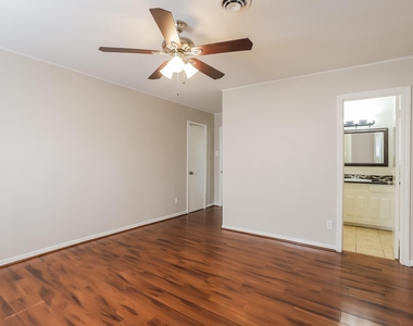 12115 Hillcroft Street - Photo Thumbnail 2