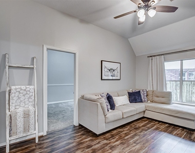 18207 Red Eagle Court - Photo Thumbnail 33