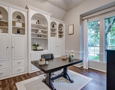 18207 Red Eagle Court - Photo Thumbnail 25