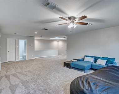 18207 Red Eagle Court - Photo Thumbnail 32