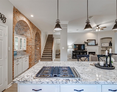 18207 Red Eagle Court - Photo Thumbnail 14