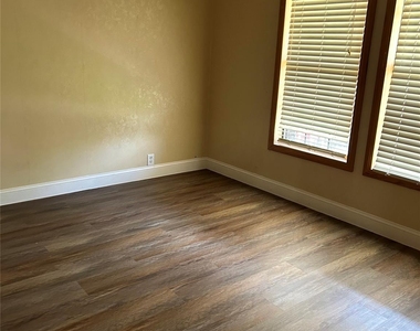 307 Hafer Street - Photo Thumbnail 5