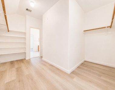 7219 Brookville Lane - Photo Thumbnail 15