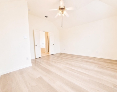 7219 Brookville Lane - Photo Thumbnail 12