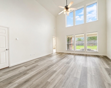 7219 Brookville Lane - Photo Thumbnail 2