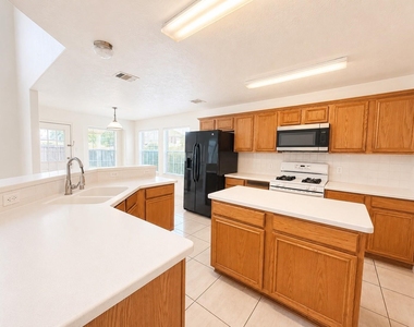 7219 Brookville Lane - Photo Thumbnail 5