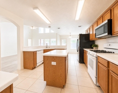 7219 Brookville Lane - Photo Thumbnail 7