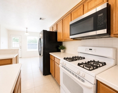 7219 Brookville Lane - Photo Thumbnail 8