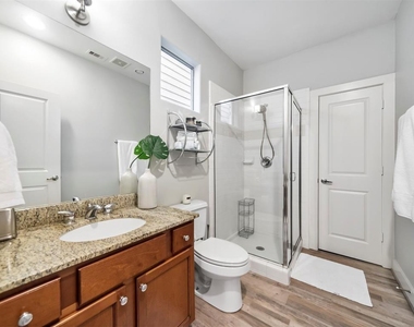 5535 Darling Street - Photo Thumbnail 5