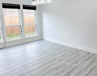 3306 Quarry Place Lane - Photo Thumbnail 3