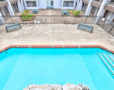 501 W 26th Street - Photo Thumbnail 32