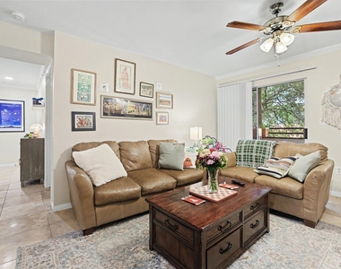501 W 26th Street - Photo Thumbnail 5