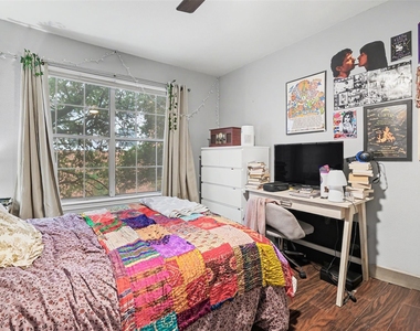 501 W 26th Street - Photo Thumbnail 8