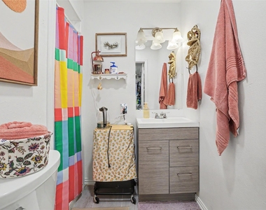 501 W 26th Street - Photo Thumbnail 25