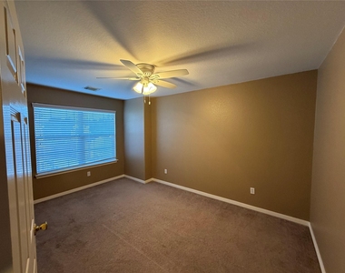 9110 Prairie Trails Drive - Photo Thumbnail 21