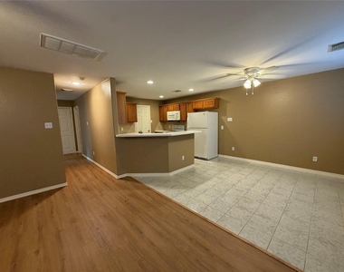 9110 Prairie Trails Drive - Photo Thumbnail 31
