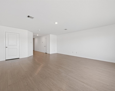 6273 Alder Creek Drive - Photo Thumbnail 12