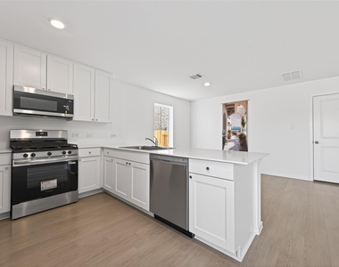 6273 Alder Creek Drive - Photo Thumbnail 15
