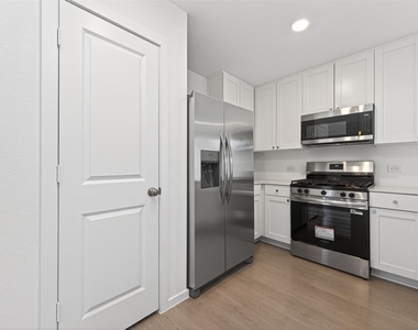 6273 Alder Creek Drive - Photo Thumbnail 14