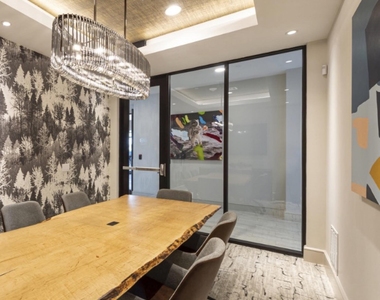 401 W 25th Street - Photo Thumbnail 39