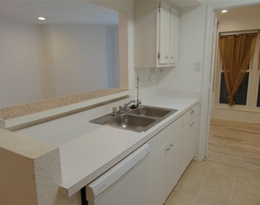 3220 69th Street - Photo Thumbnail 7