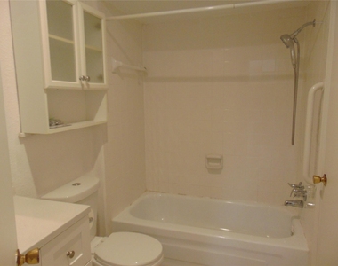 3220 69th Street - Photo Thumbnail 12