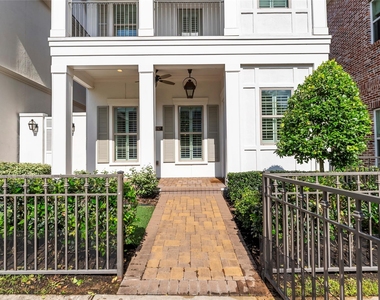 247 Green Boulevard - Photo Thumbnail 13