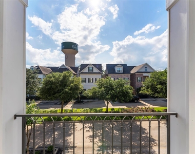 247 Green Boulevard - Photo Thumbnail 33