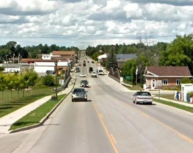 500 Pineview Court - Photo Thumbnail 5