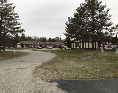 500 Pineview Court - Photo Thumbnail 4