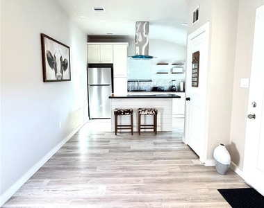 2115 Fulton Street - Photo Thumbnail 4