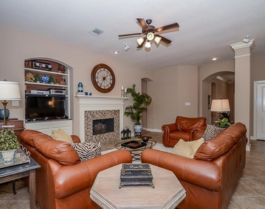 703 Hollington Way - Photo Thumbnail 7