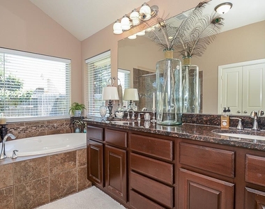 703 Hollington Way - Photo Thumbnail 16
