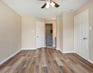 18800 Egret Bay Boulevard - Photo Thumbnail 9