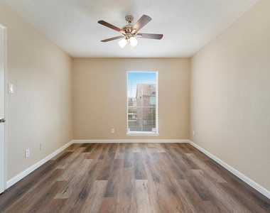 18800 Egret Bay Boulevard - Photo Thumbnail 8